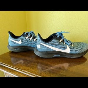 GOING TO GOODWILL 12/4 - BUY NOW! UNC Nike Zoomfly M 6.5 / W 8 shoes
